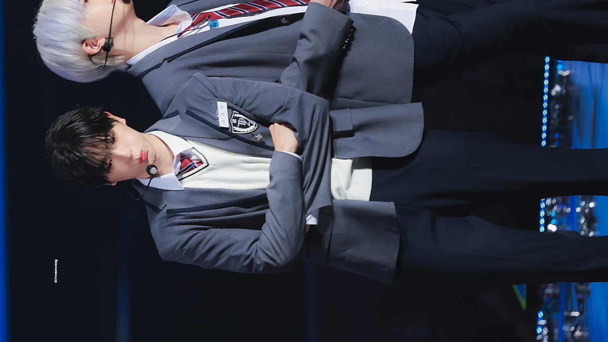 250201

나 이재현 선배 따까리 1 
2부터 선착이다 ㅋᩚㅋᩚ 

#더보이즈 #THEBOYZ #현재 #HYUNJAE #이재현
