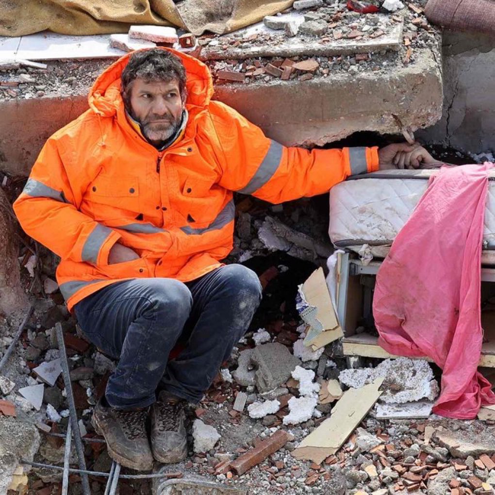 #6subat2023 Hatay depremlerinin 2.yılında ölen vatandaşlarımıza Allah’tan rahmet diliyorum.Gölcük depremi ve Hatay depreminde kriz merkezlerinde çalışan biri olarak diyorum ki;Deprem bilinç ve kültürüne sahip vatandaşlar olmasak bu depremler de daha çok ağlarız