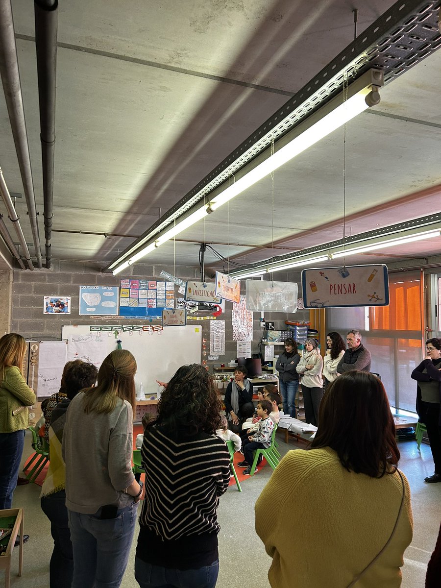 Avui ens han visitat mestres de la #_xttec del Baix Llobregat ha estat un plaer compartir i reflexionar amb vosaltres. Gràcies per les vostres aportacions.