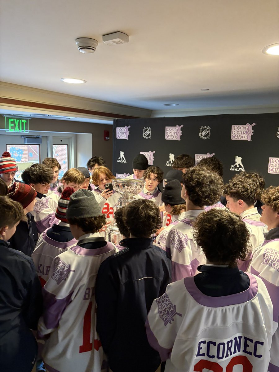 BR Ice Hockey (@brhockey1) on Twitter photo Very proud of these young men. Served families at Hope Lodge Yesterday in honor of our continued fight against cancer. <a href="/BR_Athletics_MA/">BR Athletics</a> <a href="/BrocktonSports/">Brockton Enterprise sports</a> <a href="/MSHCA1/">Mass State High School Hockey Coaches Association</a> <a href="/MassHSHockey/">MassHSHockey</a> <a href="/BbigLive76317/">MyHockeyLive / bBIG Live</a> <a href="/MIAA033/">MIAA</a> <a href="/HNIBonline/">Hockey Night</a> Very proud of these young men. Served families at Hope Lodge Yesterday in honor of our continued fight against cancer. <a href="/BR_Athletics_MA/">BR Athletics</a> <a href="/BrocktonSports/">Brockton Enterprise sports</a> <a href="/MSHCA1/">Mass State High School Hockey Coaches Association</a> <a href="/MassHSHockey/">MassHSHockey</a> <a href="/BbigLive76317/">MyHockeyLive / bBIG Live</a> <a href="/MIAA033/">MIAA</a> <a href="/HNIBonline/">Hockey Night</a>