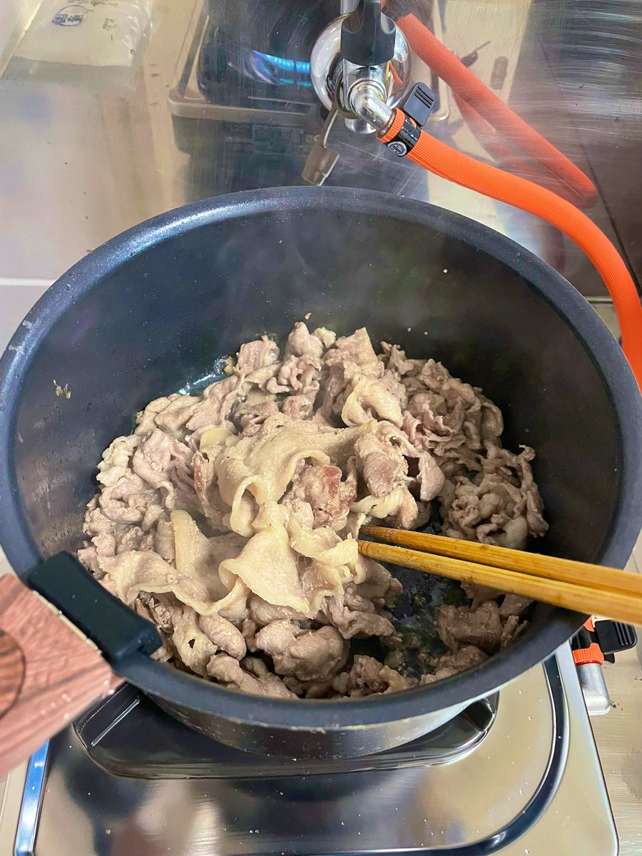 bot67494656's tweet image. さ、ドカ食い気絶部自炊班のお料理タイムです
#ドカ食い気絶部