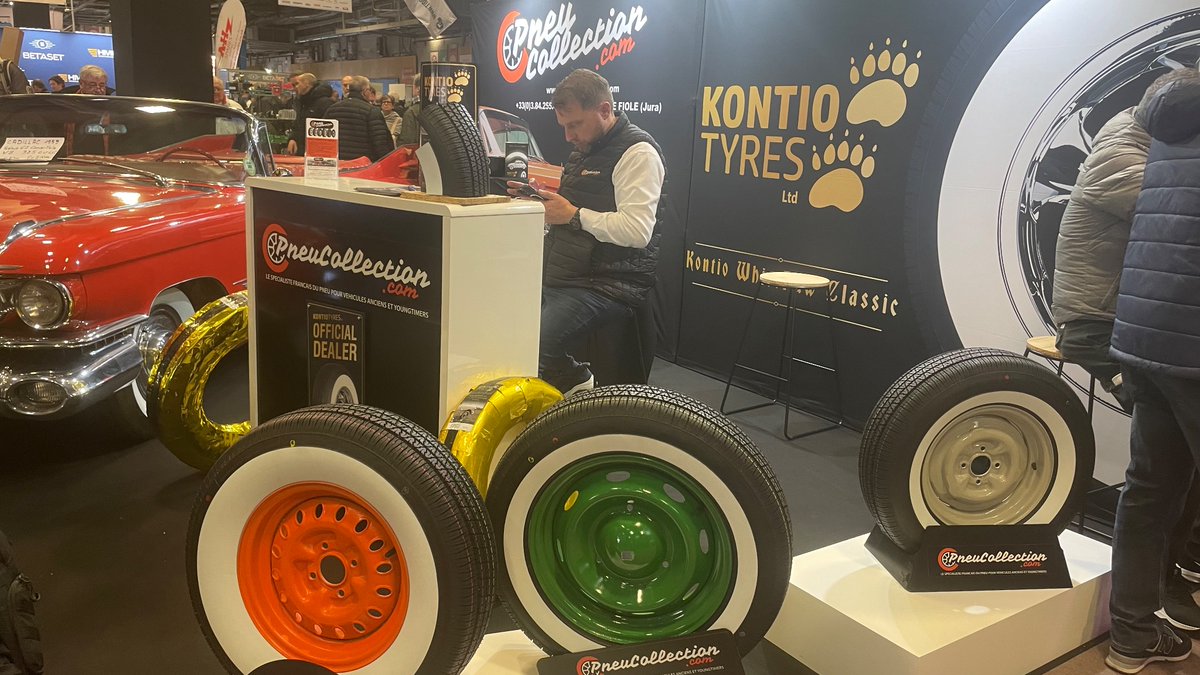 Suomalainen brändi bongattu Pariisin klassikkoautomessuilla.🇫🇮🛞