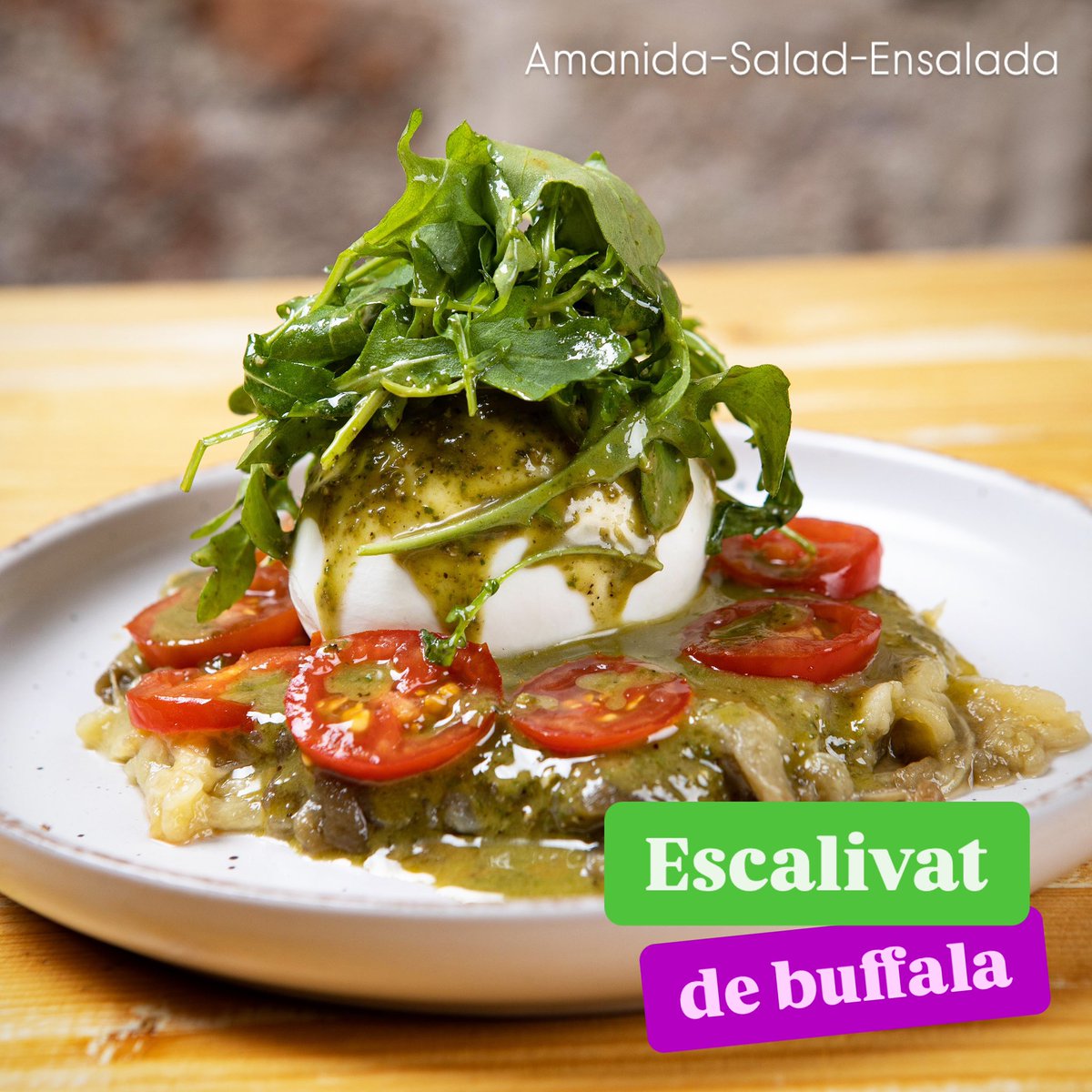 GREEN FEBRUARY 🌱🌱🌱… berenjena escalivada, tomate cherry, bolaza mozzarella de buffala y mucho pesto, mucho pesto… 

Que darlings, fem una #Clote tonight? ❤️❤️❤️