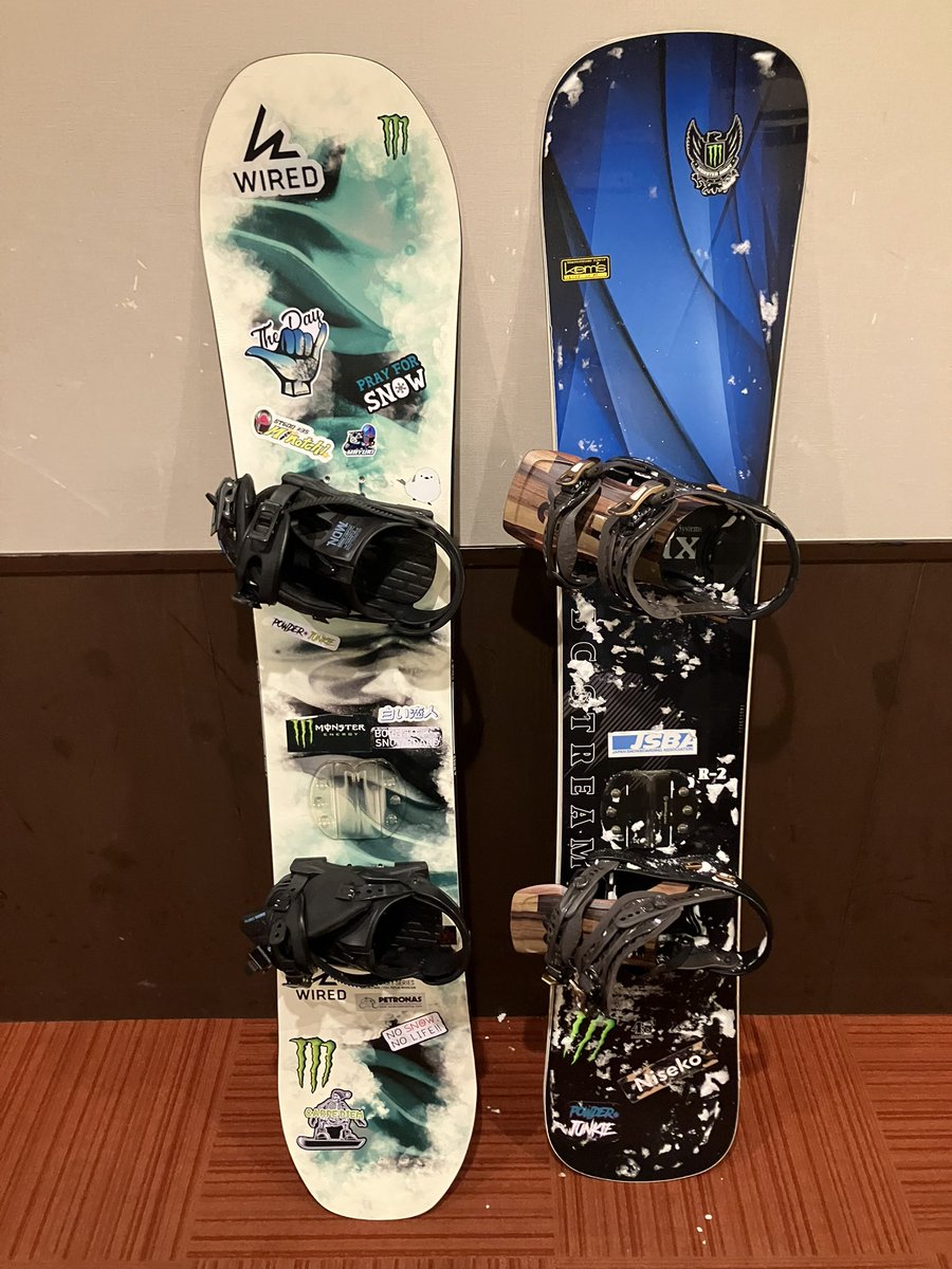 ishiimegumi0904's tweet photo. マイボード2枚🤍(来週のイントラ年次講習の公式の板とビンの為、ビン交換してつけました)
#スノボ #スノーボード #Snowboard #パウダースノー #japow #snowboarding #雪山 #カービング #カービング女子 #雪山女子 #スノボ女子 #ツリーラン #ゲレンデ #たんばら
#bcstream #ハンマーボード https://t.co/mFkUir7LIs