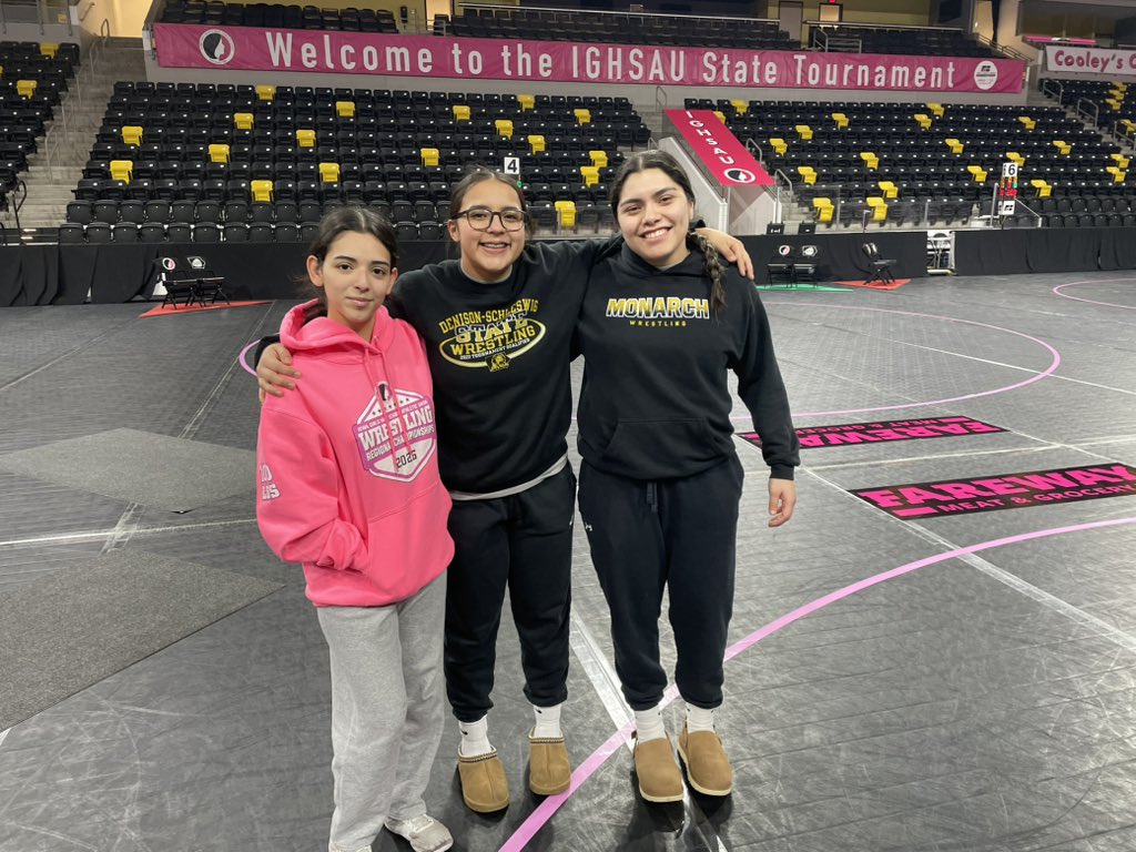 LadyMonarchWR's tweet image. Good morning from Coralville and the IGHSAU State Wrestling Tournament! @AdMonarchs @ighsauwrestling