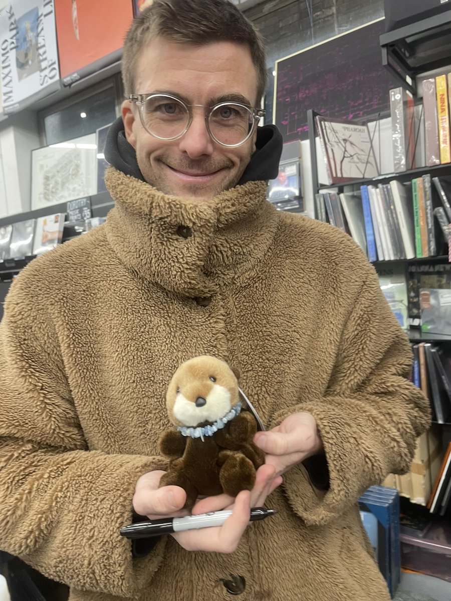 aconsciencelost's tweet image. feeding the anthony stans with this pic of him with my gift