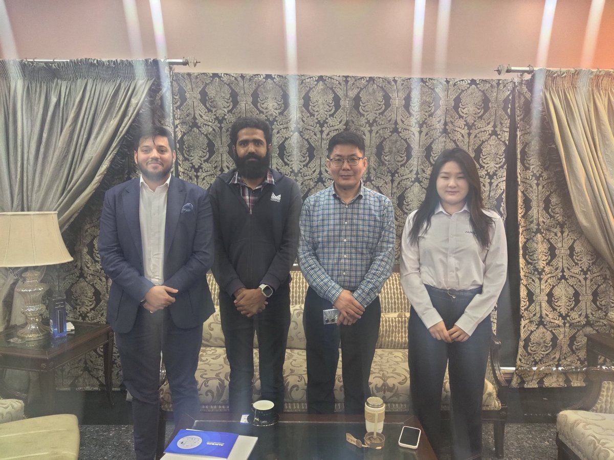 SmartEyeBiz's tweet photo. 🤝 Exciting Collaboration Alert! 🚀

We are thrilled to announce a strategic partnership between Smart Eye Biz and Auxsol, a leading Chinese inverter manufacturer! 🌍⚡

This collaboration marks a new era of innovation, efficiency, and sustainable energy solutions. https://t.co/9FWeI9hGN9