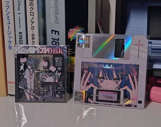 Just restocked some things on the shop! ⭒ Bundles ⭒ SD card pin ⭒ Butterfly Effect pin ⭒ Floppy disk print ⭒ Floppy disk sticker It's possible to combine orders so please contact me if you'd like to do that! Thank you !!!