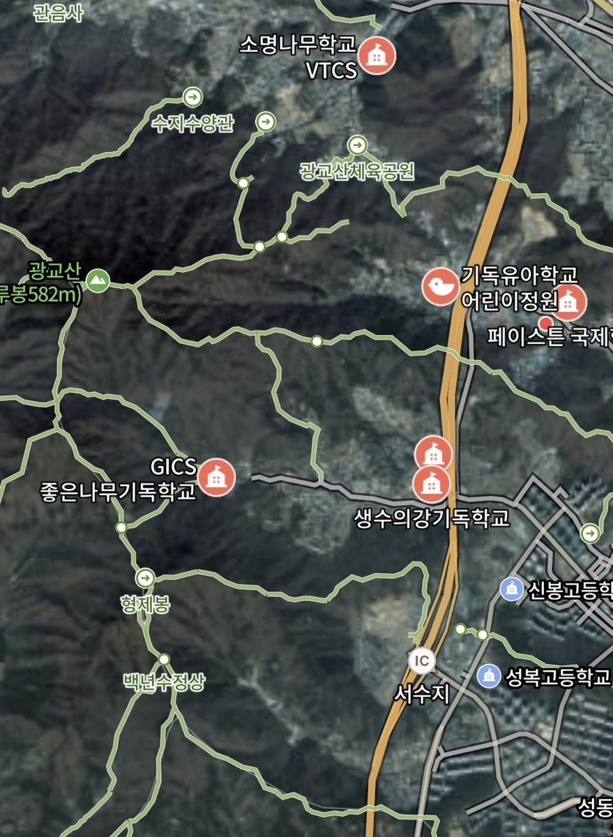 사람들이 경각심을 가져야 함. 경기도 변두리 산골에 이런 "대안학교"가 득실득실함.

솔직히 이게 개신교 탈레반이 아니면 뭔데.