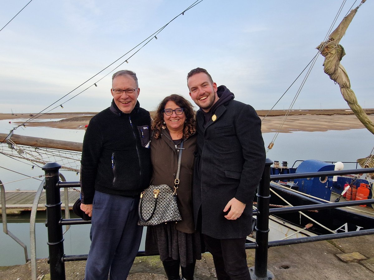 FrGeorgeReeves's tweet photo. The joy of clergy friendship ❤️ Many thanks to Mthr Jo and Fr Andrew for helping to make this week of retreat so wonderful https://t.co/L6LajAN9Q2
