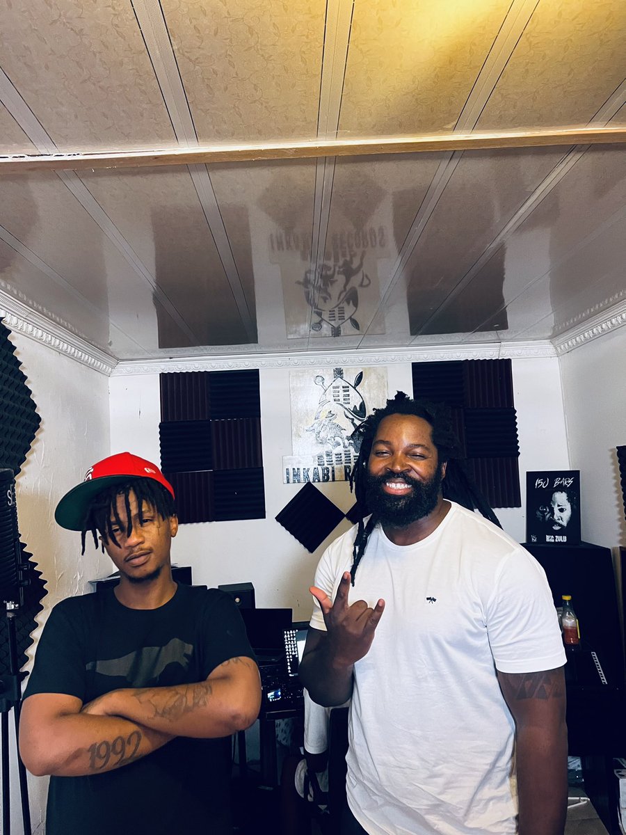 BigZulu_ZN's tweet photo. Nkabi Nation Ngicela ukuthatha lelithuba ngibonge👏🏿ku mfwethu @emteethehustla ngokuth sihloniphane agcine enyathelile emagcekeni aseNkabi Records👏🏿Siyabonga kakhulu Qhawe lakith🤝Sengingasho ngith my Album is Ready👏🏿Hip Hop👏🏿 https://t.co/Ve2rFsdZHB
