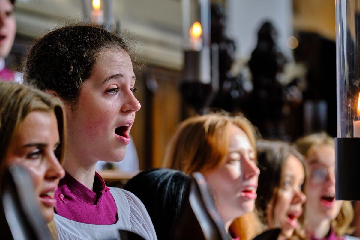 This evening, the choir will sing Choral Evensong at 6:15pm in chapel. Today's music includes Stanford in G and Byrd's Prevent us, O Lord. All welcome!

Livestream: ow.ly/xAuk50URKYi