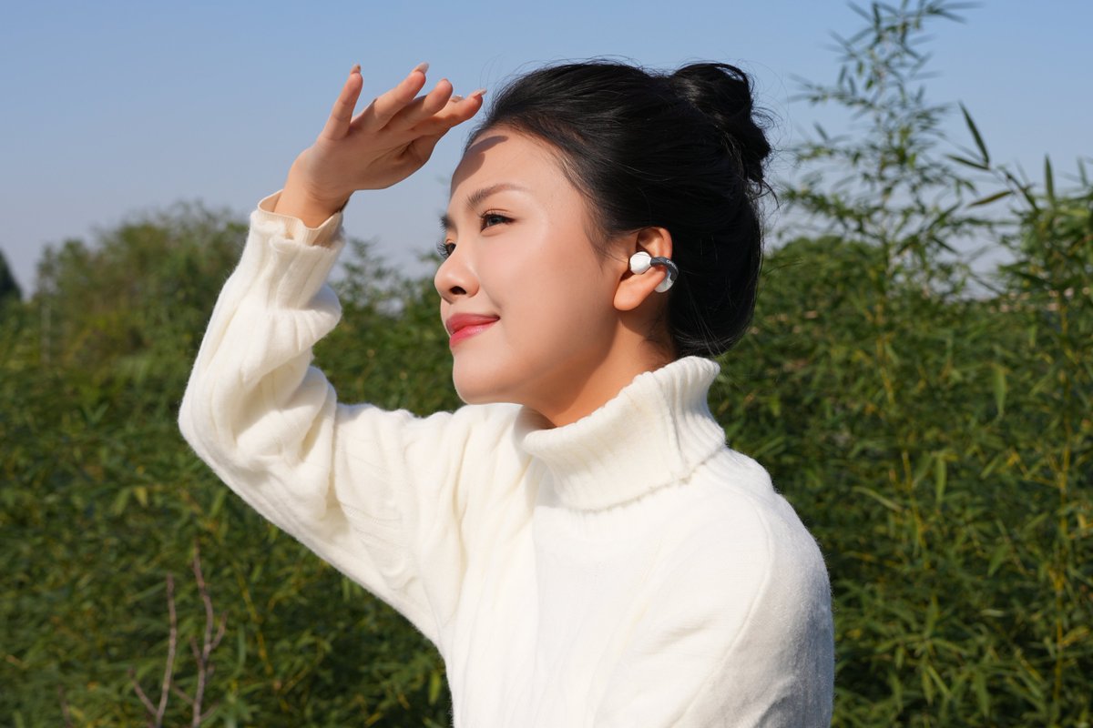 ROSESELSAGlobal's tweet photo. ROSESELSA OpenFree is coming soon......😏
#ROSESELSA #OpenFree #openear #earclip #wireless #HiFi #earphones #earbuds https://t.co/r5L63jS6hK
