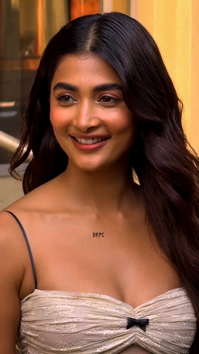 rajuuh21's tweet photo. പൂജ ഹെഗ്ഡെ... 🐐Pooja Hegde latest 🫴♥️ ദേവ promotions
#PoojaHegde #legqueen Brpc Nosefetish facefetish thighs queen tollywood Kollywood bollywood mumbai girl 🥵 🔥 Actress hot edits. #deva #DevaTrailer #devamovie
#Poojahegdehot #thighsqueen https://t.co/m4qLAa5Xtj