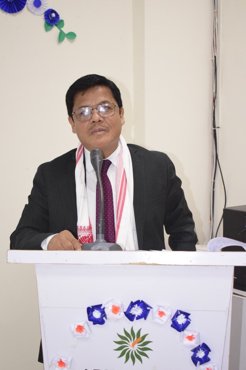 APPSC_Official's tweet image. On 4 Feb 2025, APPSC held an outreach at Arunachal University of Studies, Namsai. Member Koj Tari discussed career options, especially in defense. Chairman Dr. Lingfa shared his life experiences, stressing hard work and perseverance. University officials also addressed students.