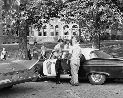 APSWashington's tweet photo. The first time Atlanta Public Schools integrates is schools is in 1961 (7 years after the historic Brown v. Board of Education case). https://t.co/GezvS2M6cp