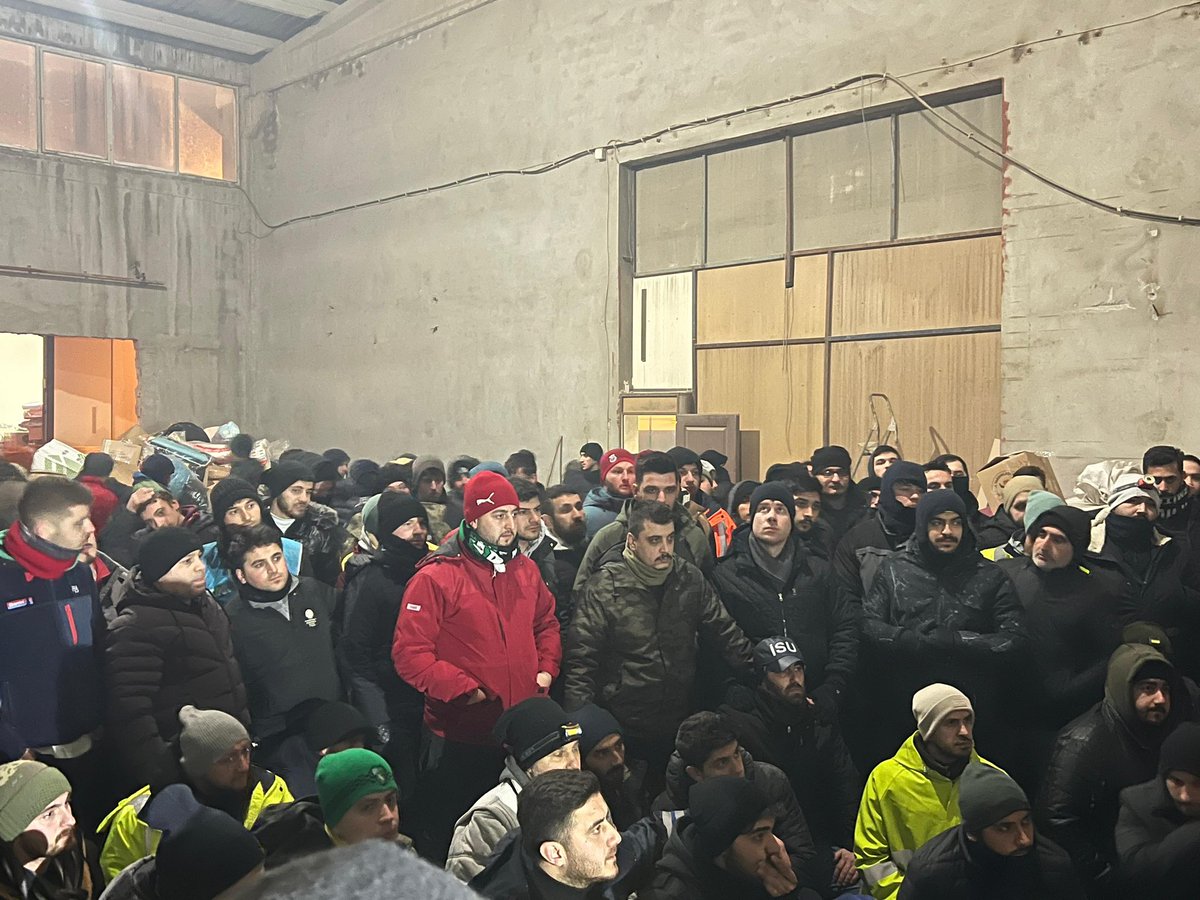 O karanlık gecenin aydınlığa kavuşması için bir an bile düşünmeden Kocaeli’den Deprem bölgesine akın akın giden yüzlerce genç kardeşimiz’den Allah razı olsun.

#Kahramanmaraş
#Elbistan