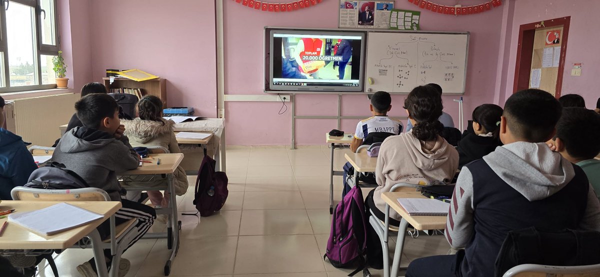 dikmenort's tweet photo. 6 Şubat 2023 depreminin anma yıl döneminde tüm sınıflarımızda bilgilendirici video izlettirilerek, seminerler verildi. Emeği geçen öğretmenlerimize teşekkür ederiz. UNUTMADIK, UNUTMAYACAĞIZ ! 🍂

@tcmeb @mardinilmem @kiziltepemem47 #6subatdepreminiunutmayacağız https://t.co/02UcmaBPiS