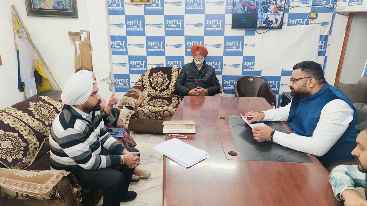 LudhianaSWSP's tweet image. The team from PIU Ludhiana had a fruitful meeting with the respected counselor from ward number 58 Mr. Satnam Singh. After a detailed discussion, the respected counsellor gave full assurance in assisting the PIU for the proposed work.
#lbwss #worldbankproject #ludhianacity #pmidc