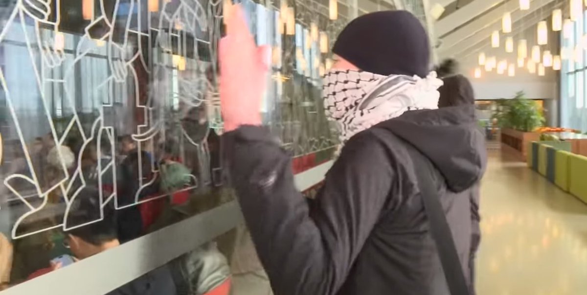 Iran is altijd mijn vertrekpunt geweest om Nederland te observeren. Al dertien jaar bestudeer ik hoe vrijheden hier werken en hoe ze onder druk kunnen komen te staan. Wat ik gisteren zag aan de Universiteit van Amsterdam—waar een lezing van minister <a href="/rubenbrekelmans/">Ruben Brekelmans</a> werd