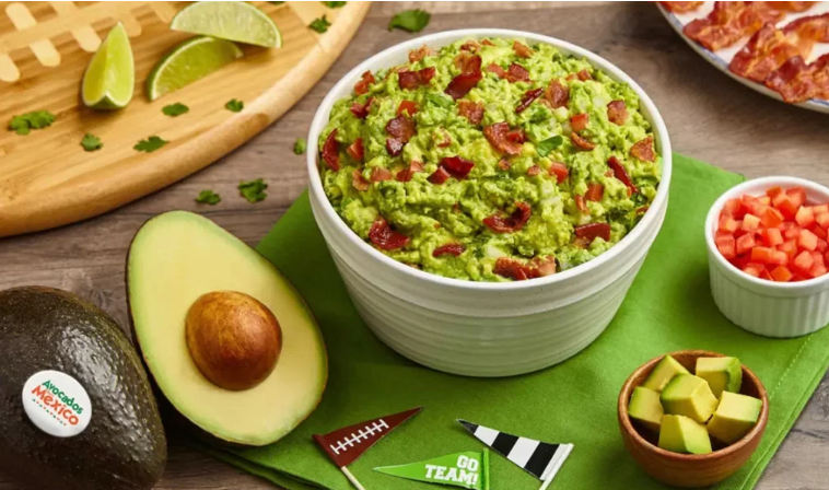 A19. I feel like eating #guac on most items these days is pretty mainstream. Am I wrong? bit.ly/ChampGuac  #gno #alwaysagoodbowl #alwaysgood
