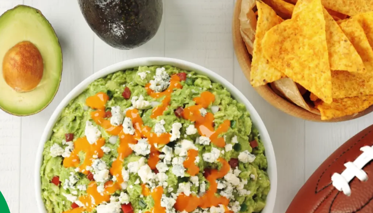 A20. My guests would definitely love this #guacamole recipe with a side of crispy tortilla chips: bit.ly/Gronkamole #gno #alwaysagoodbowl #alwaysgood