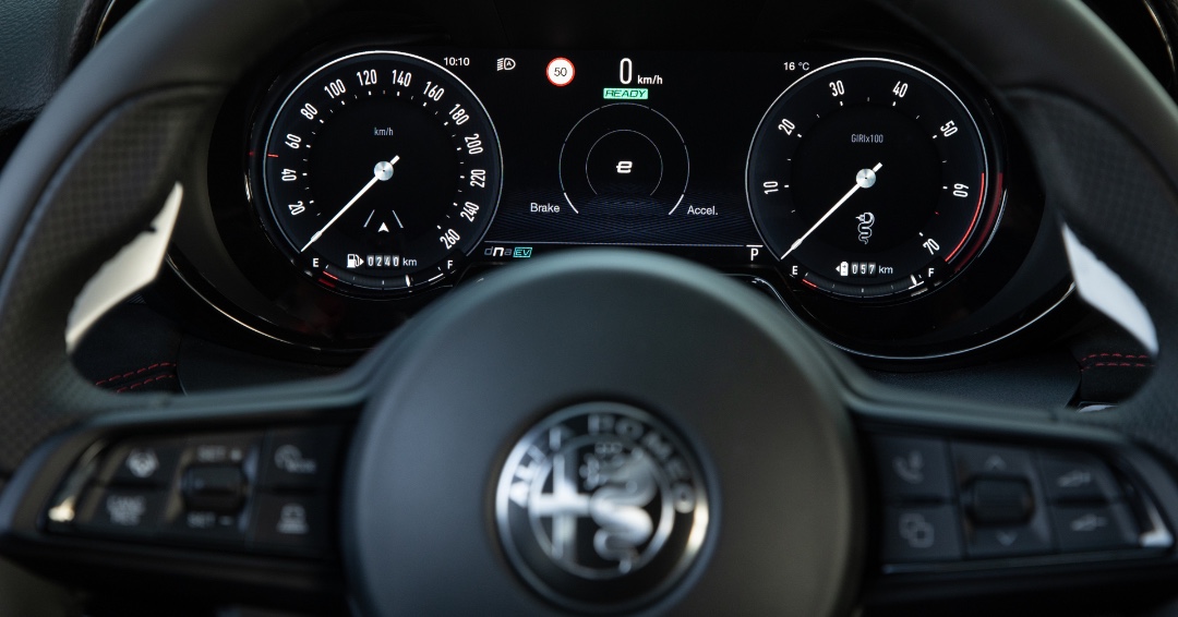 Redefine everyday driving! 
The Alfa Romeo Tonale features: 
19’’ Alloy Wheels ✅
Intelligent Speed Control✅
Blind Spot Detection✅ 

Book your test drive: alfaromeo.co.za/book-test-drive 

#AlfaRomeoSA
#AlfaRomeoTonale
#AlfaRomeoPassion