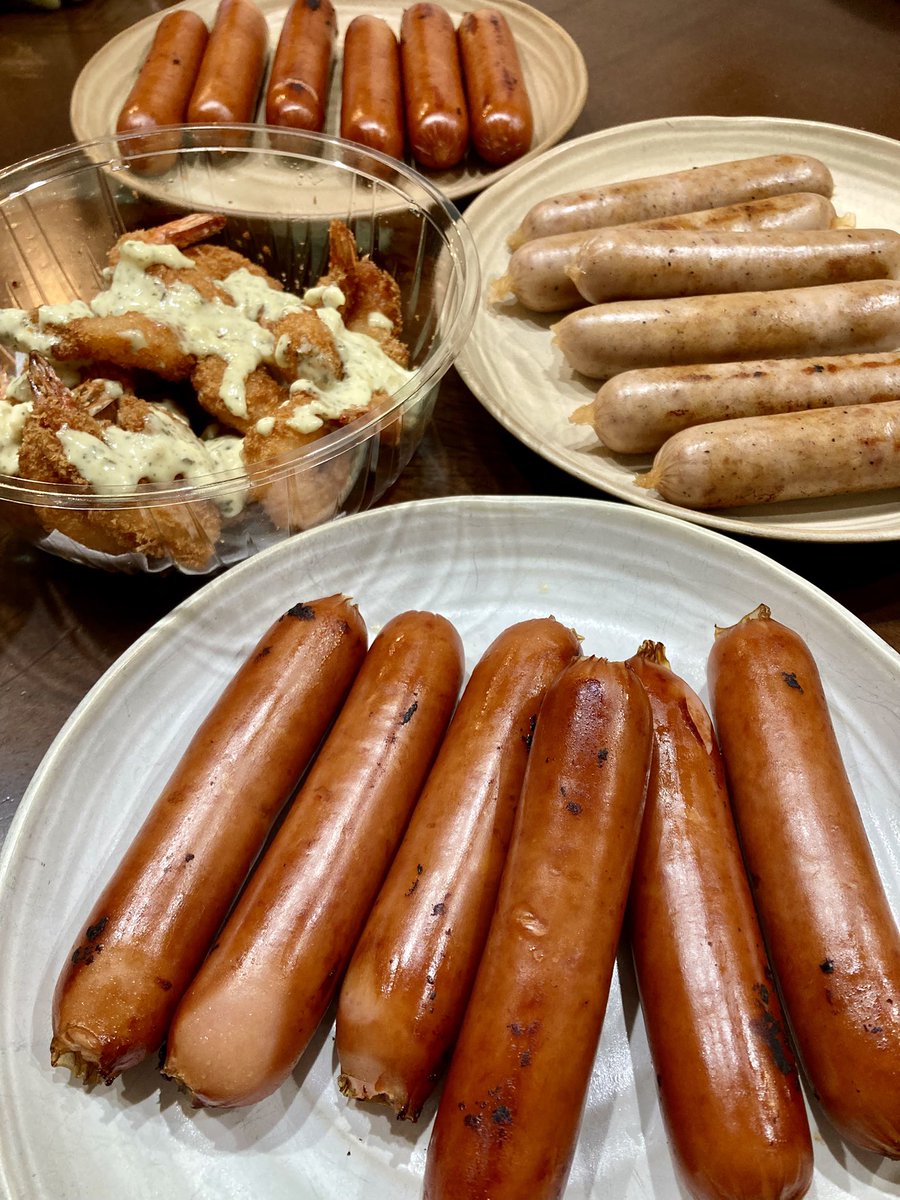umauma043's tweet photo. 今日はジョンソンヴィルを目一杯食べていい日😃

 #ジョンソンヴィル https://t.co/jYmgsnrJas