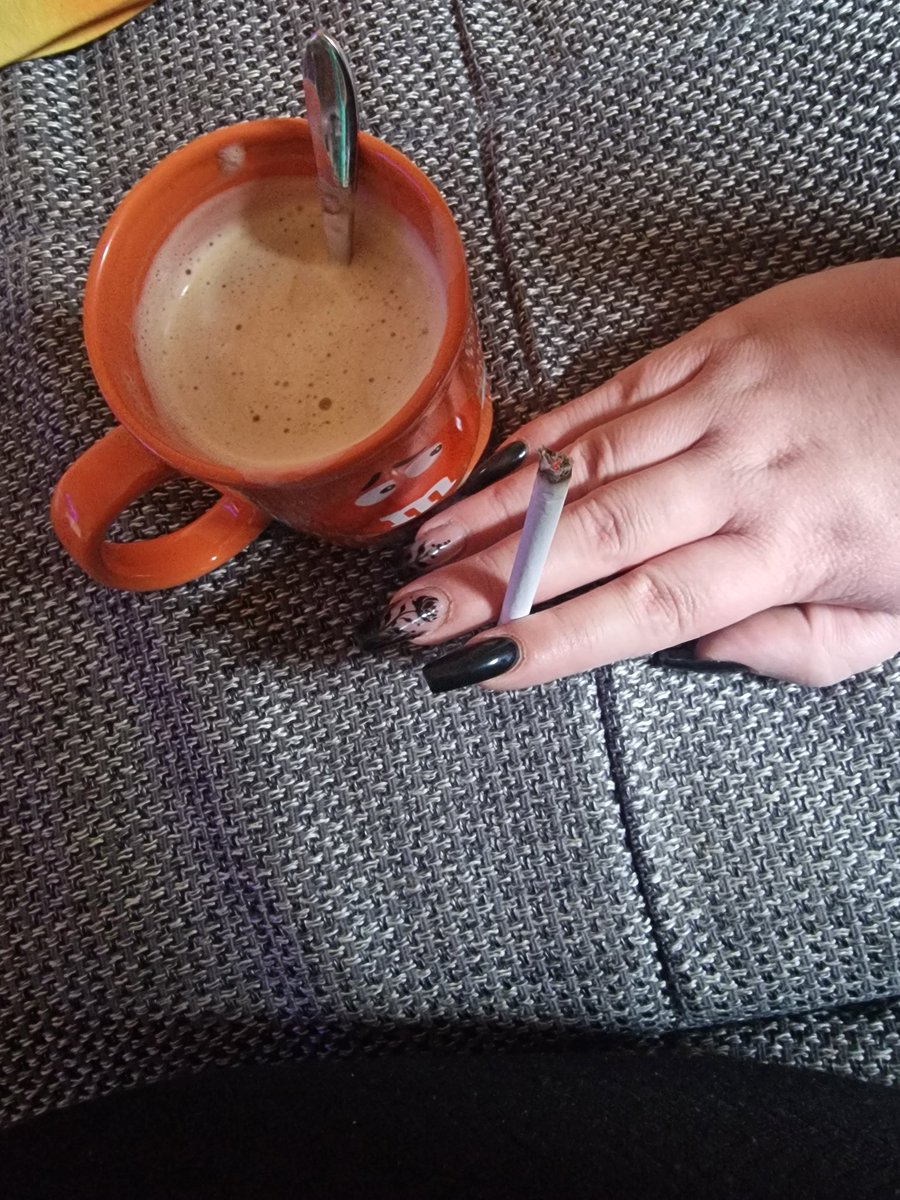 Guten morgen ihr loser 

Kaffee und zigeretten sind zu übernehmen ! 

#Findom #Femdom #zahlsklave #zahlsau #zahlschwein #zahltrottel #paypig #geldherrin #moneydom