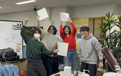 mclab_osaka's tweet photo. 学部四年生の卒業論文締め切り！全員無事に提出しました！🎉🎉 https://t.co/NOCY8b14qr