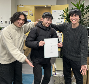 mclab_osaka's tweet photo. 学部四年生の卒業論文締め切り！全員無事に提出しました！🎉🎉 https://t.co/NOCY8b14qr