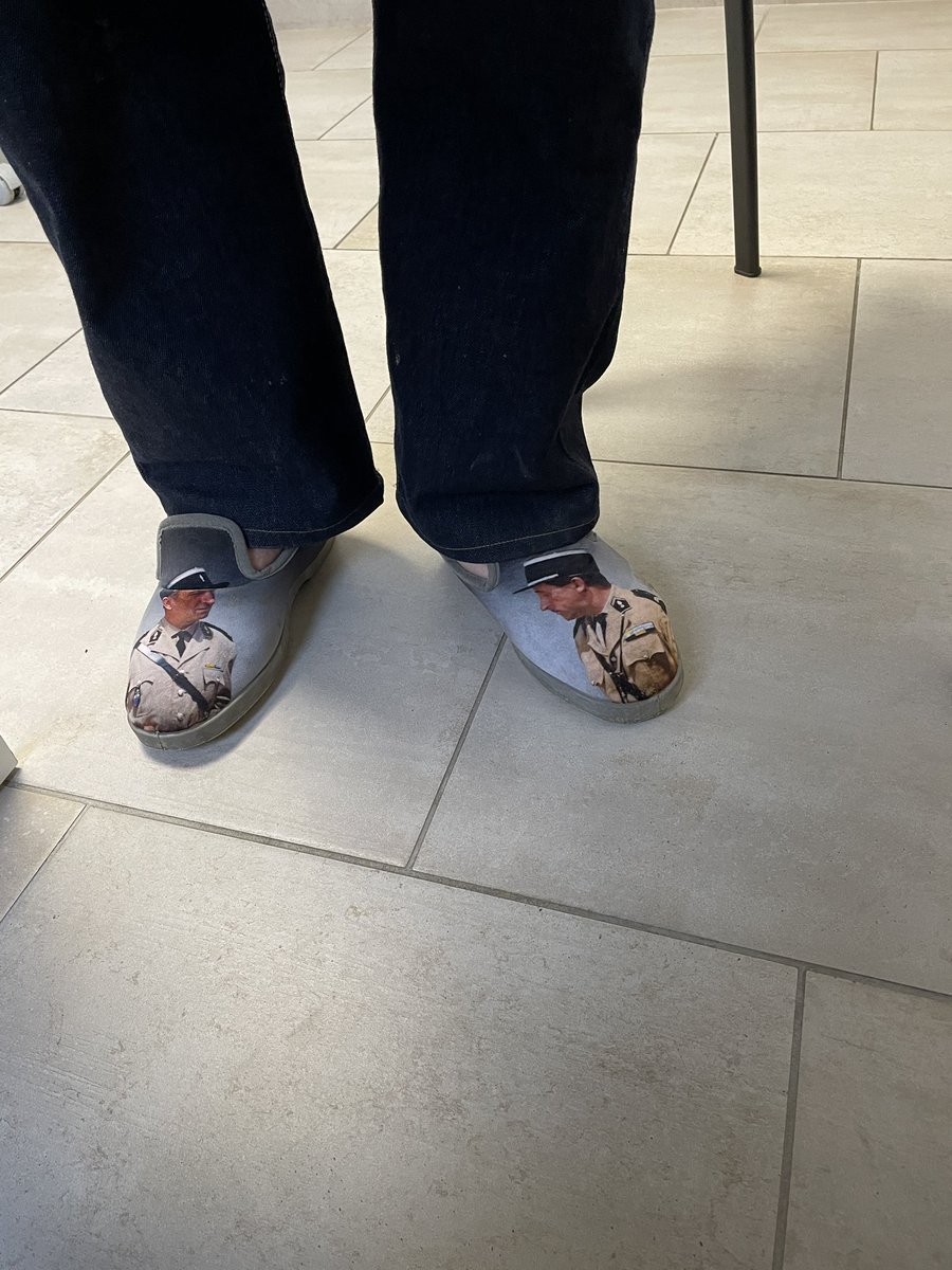 Le patient qui vient en chausson à son rendez-vous (non c’est pas <a href="/Cardi60/">🍖 Soldat Tassin 🍺</a> )