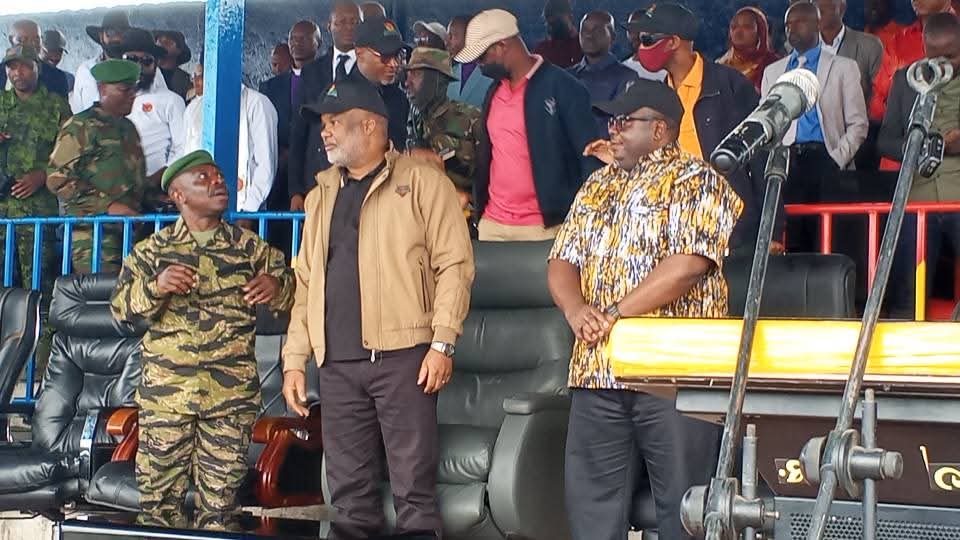 StanysBujakera's tweet photo. #RDC #M23: Alors qu'un mandat d’arrêt international a été émis par Kinshasa contre lui, Corneille Nangaa, coordonnateur de l’AFC/M23, s'est affiché ce jeudi au stade de l’unité de Goma dans un meeting de démonstration de force, défiant le régime Tshisekedi. https://t.co/A2AjMfwysK