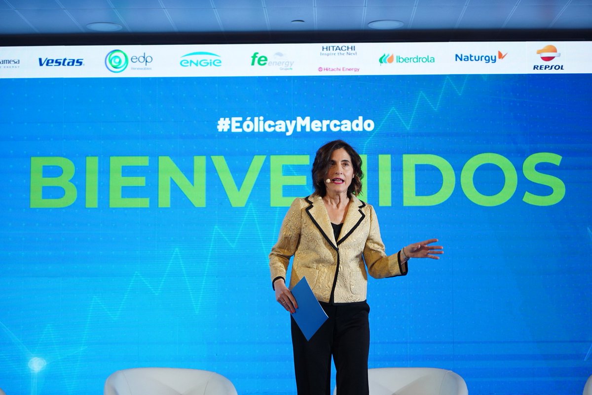 La presentadora de la jornada #EólicayMercado es Cristina Ochoa <a href="/cristina8ateres/">Cristina Ochoa</a> , quien está conduciendo todas las sesiones del evento de una manera muy profesional. Gracias por tu participación.