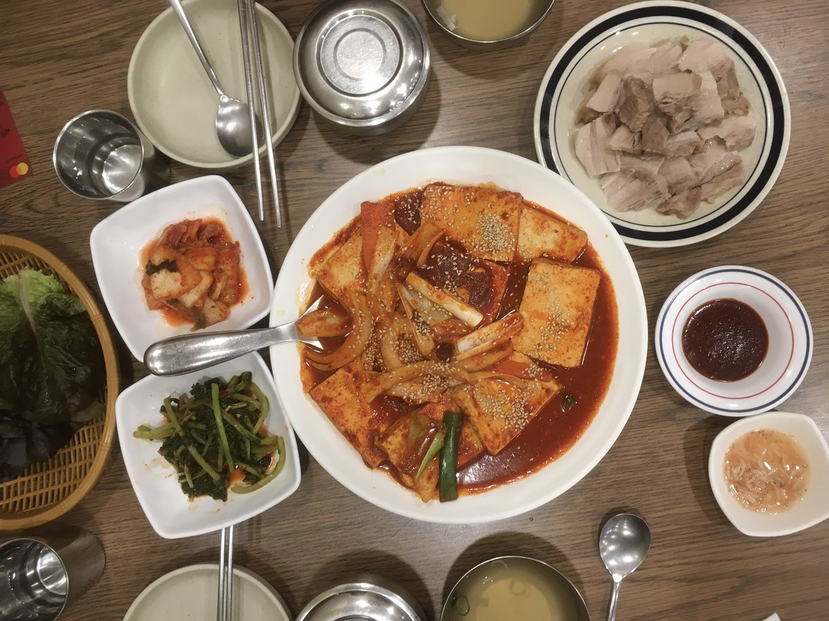 윤 tweet media