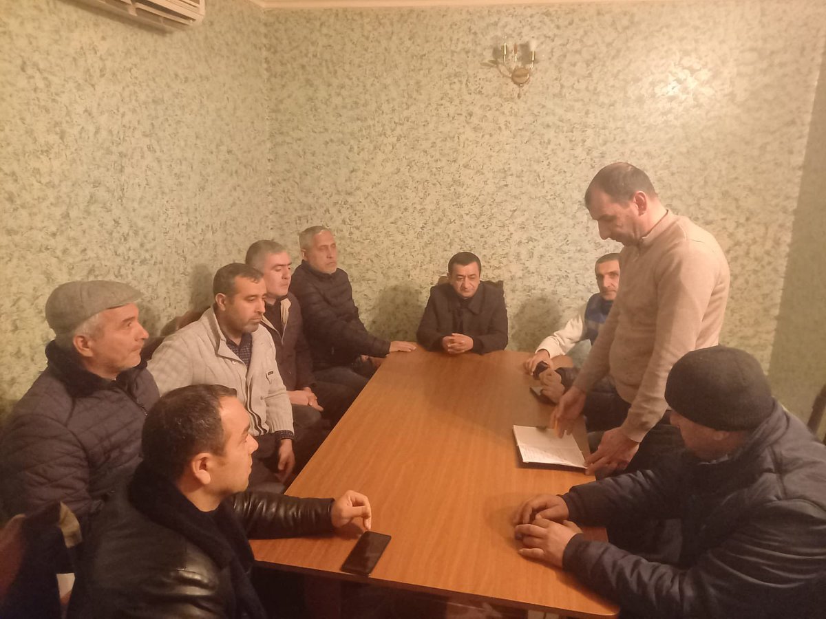 VHPci's tweet photo. Vətəndaş Həmrəyliyi Partiyasının Şirvan şəhər və Siyəzən rayon təşkilatlarının məclis toplantısı keçirilib. https://t.co/EL252qwy6E