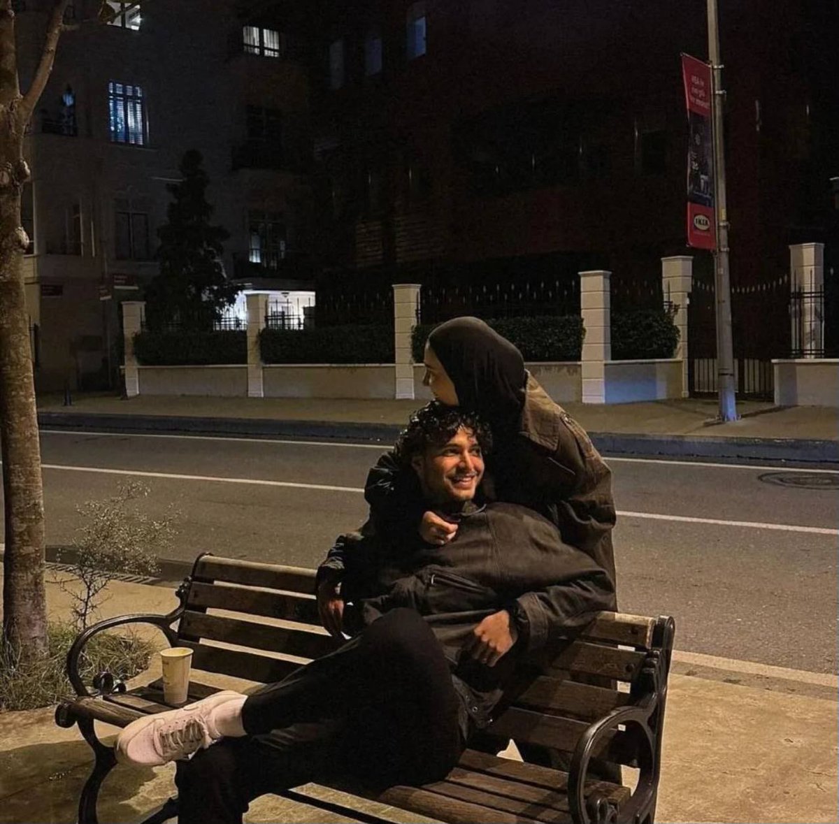 "هَب لي أُنسًا منك يُذهِبُ وَحشتي"

#خلفيات #افتارات #هيدرات #صور