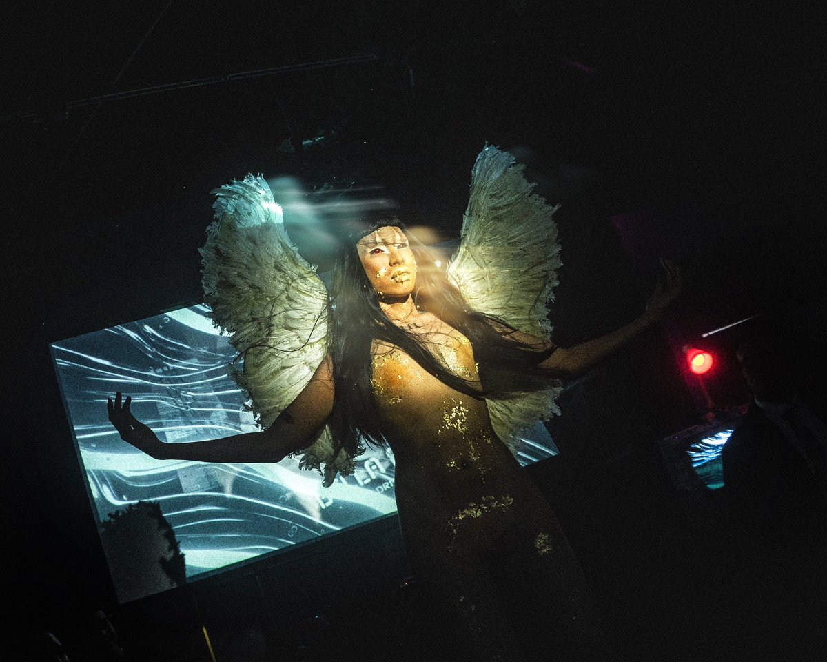 msbellafox's tweet photo. some kind of meta angel.. 🩻 https://t.co/F0oVxJJ08e