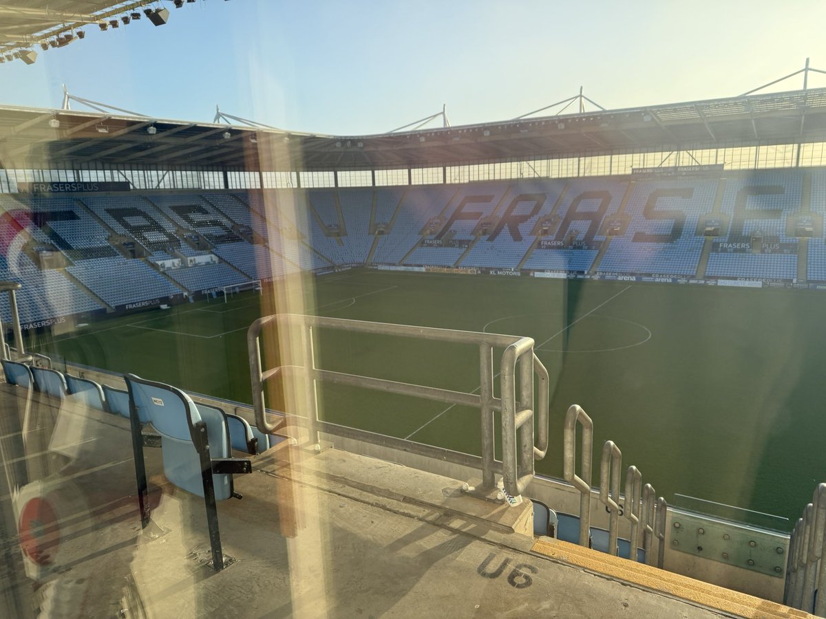 PEORACLE's tweet image. National Senior Leader for Exams Conference 2025…great to be here. The lunch looks fabulous also 🫣👌