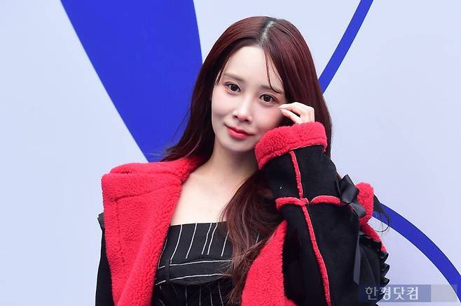 YJA_0521's tweet photo. 240206 2025 F/W 서울패션위크 #유지애 https://t.co/ulZ29AxpFn
