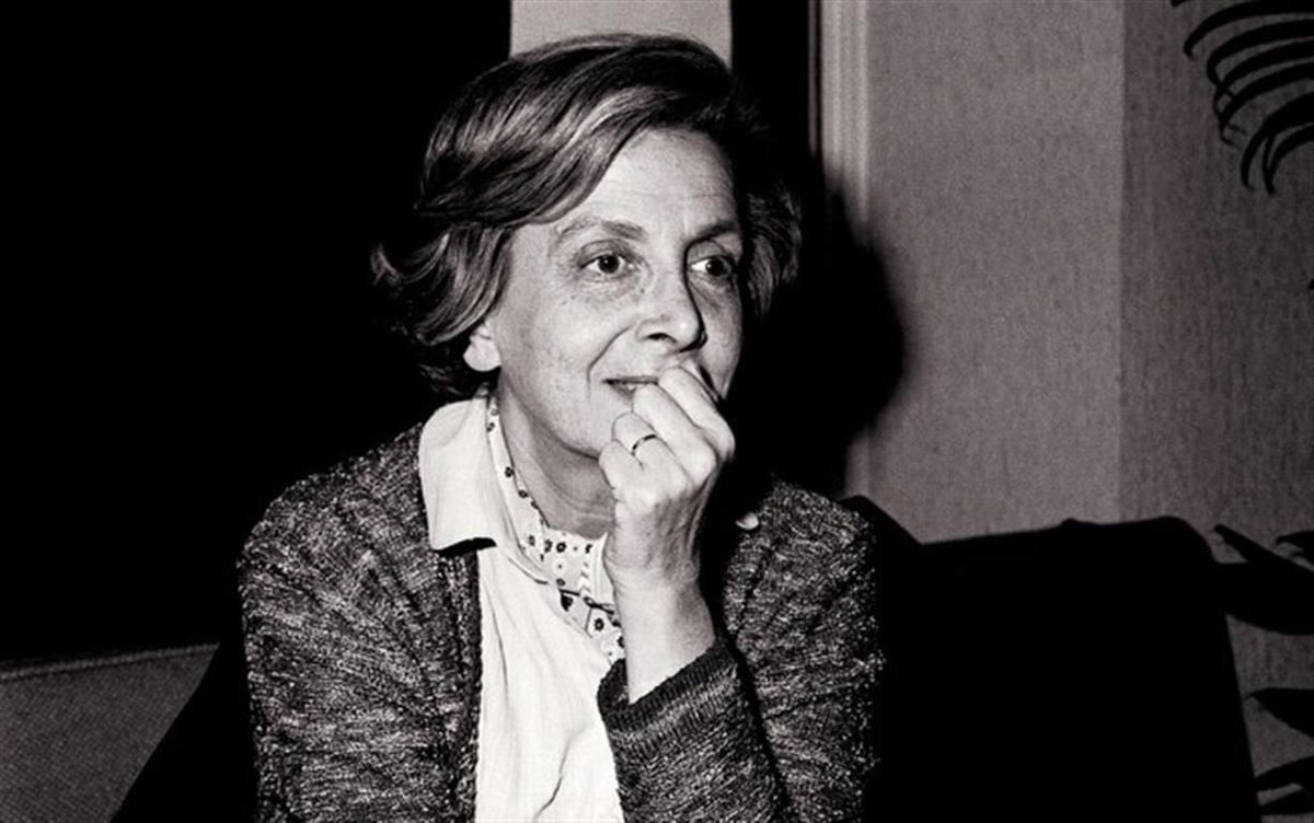 🌿Le Je de la poésie est à tous 
      Le Moi de la poésie est plusieurs
      Le Tu de la poésie est au pluriel

Andrée Chedid