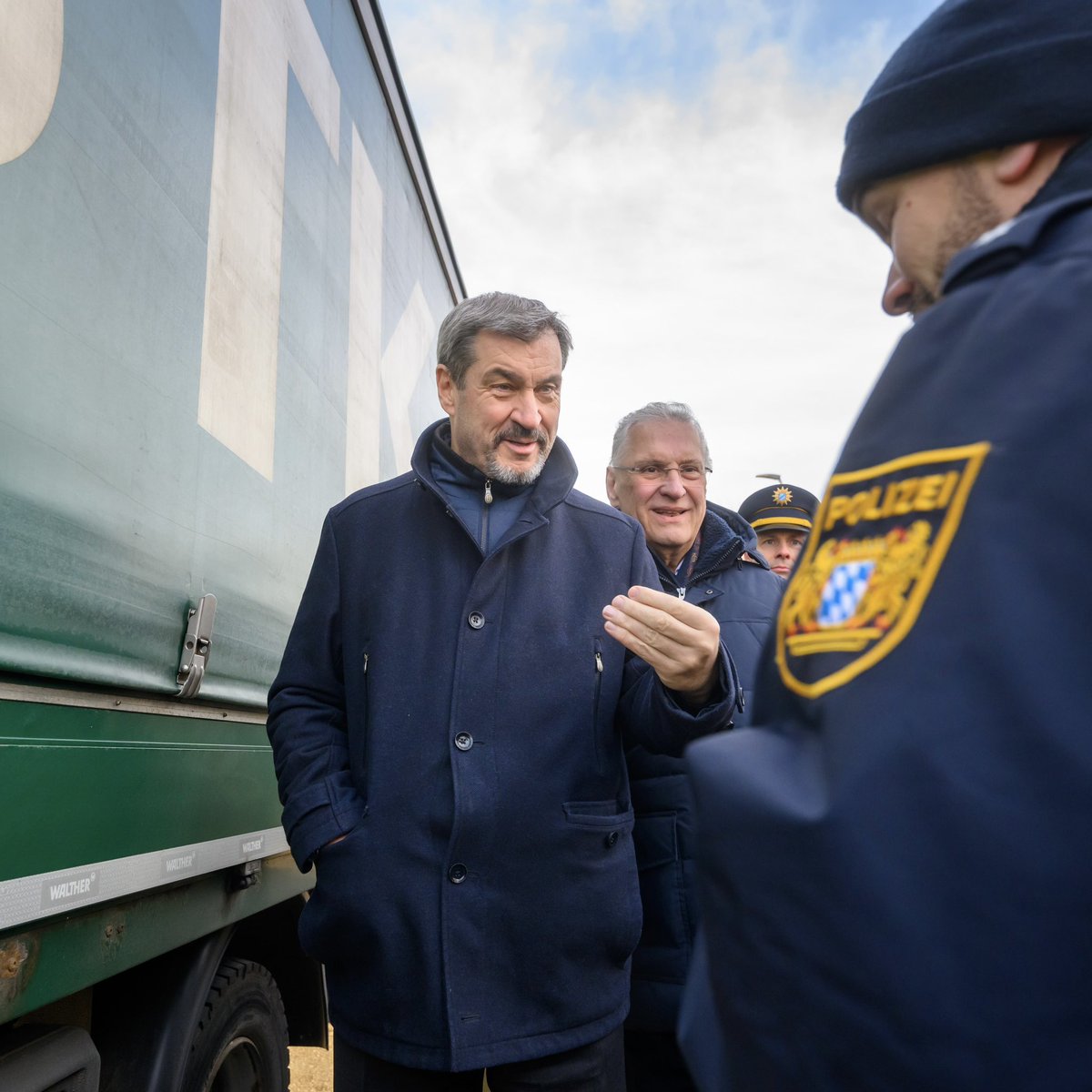 Sicherheit ist die Voraussetzung für Freiheit: Die bayerische #Grenzpolizei ist unsere Elite-Einheit gegen illegale #Migration, Schleuser und Kriminelle. Ihr Aufbau war goldrichtig. Seit der Einführung gab es rund 120.000 Fahndungstreffer, davon allein 18.600 Fälle im letzten