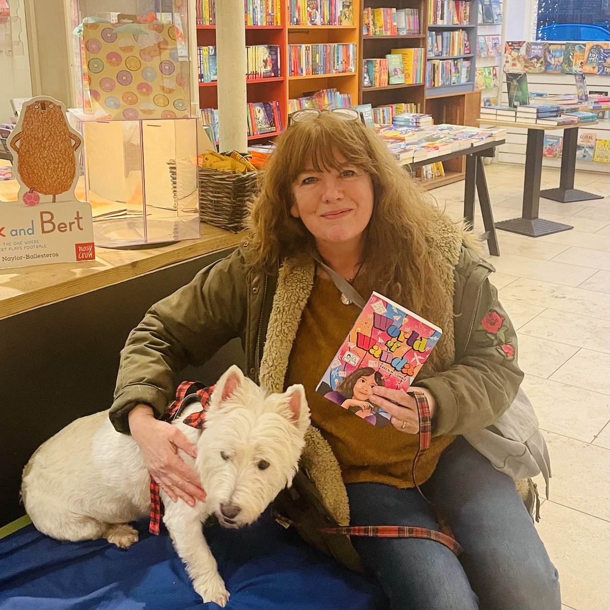 *IT’S BOOK BIRTHDAY O’CLOCK!!* #WorldOfWanda is a story of backpacking, homesickness, #ADHD and secret families, and it’s out today! Me and my PA Bonnie popped into our local <a href="/pickledbooks/">🌶️ Pickled Pepper Books 🌶️</a>
to sign copies and celebrate… 🎉📕