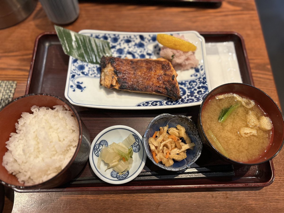 Arisa_Strip's tweet photo. 昨日食べたシャケ美味しかった
脂たっぷりなふわふわな身が最高
また行きたい https://t.co/iwPDkSinYw