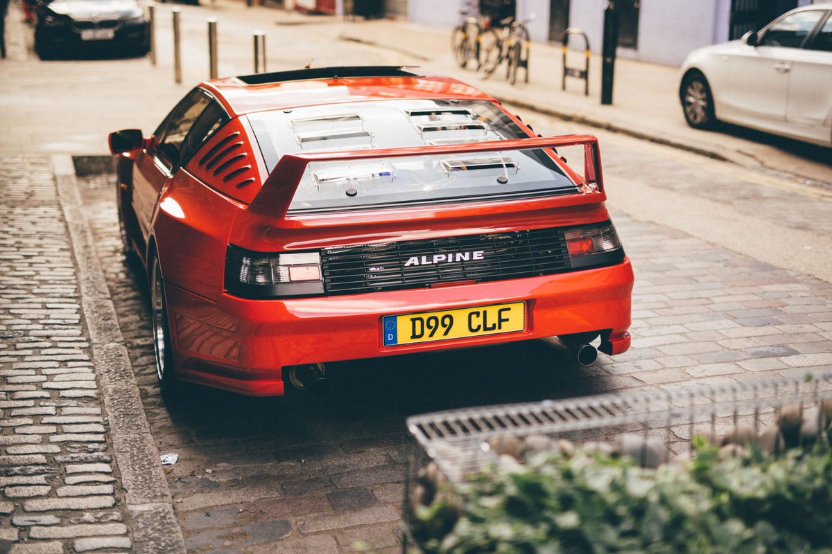 Les Alpinistes tweet media