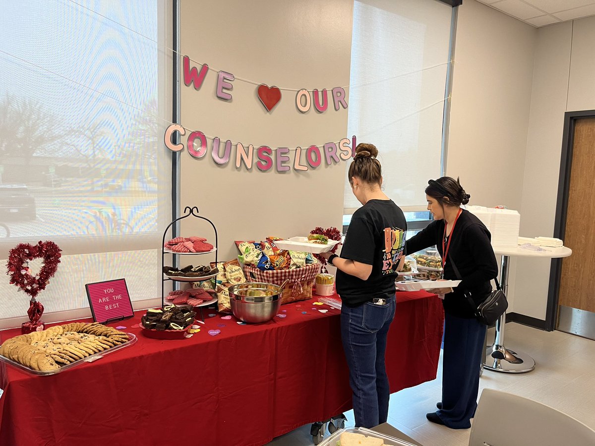 Brentfield Elementary PTA (@brentfieldpta) on Twitter photo ✨💛💚 Brentfield PTA loves our counselors! 💚💛
Today, we celebrated our amazing counselors!  🫶🏻We treated the entire staff to a delicious lunch 🍽️ and spoiled our counselors with some of their favorite things ✨💛💚 Brentfield PTA loves our counselors! 💚💛
Today, we celebrated our amazing counselors!  🫶🏻We treated the entire staff to a delicious lunch 🍽️ and spoiled our counselors with some of their favorite things