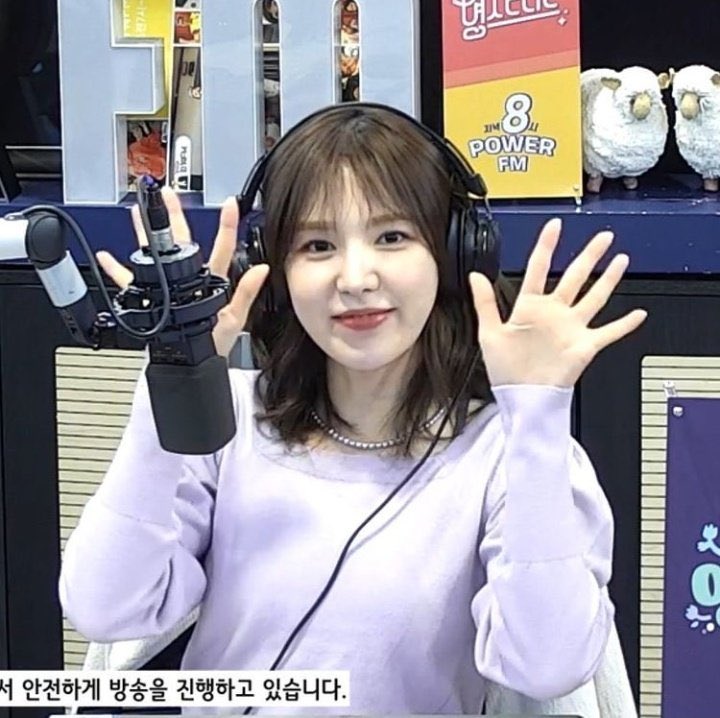 for_seungwan's tweet photo. let me squeeze those cheeks https://t.co/sVyBE23DvS