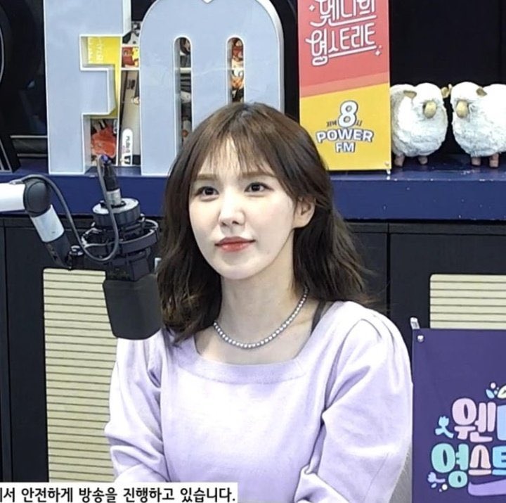 for_seungwan's tweet photo. let me squeeze those cheeks https://t.co/sVyBE23DvS