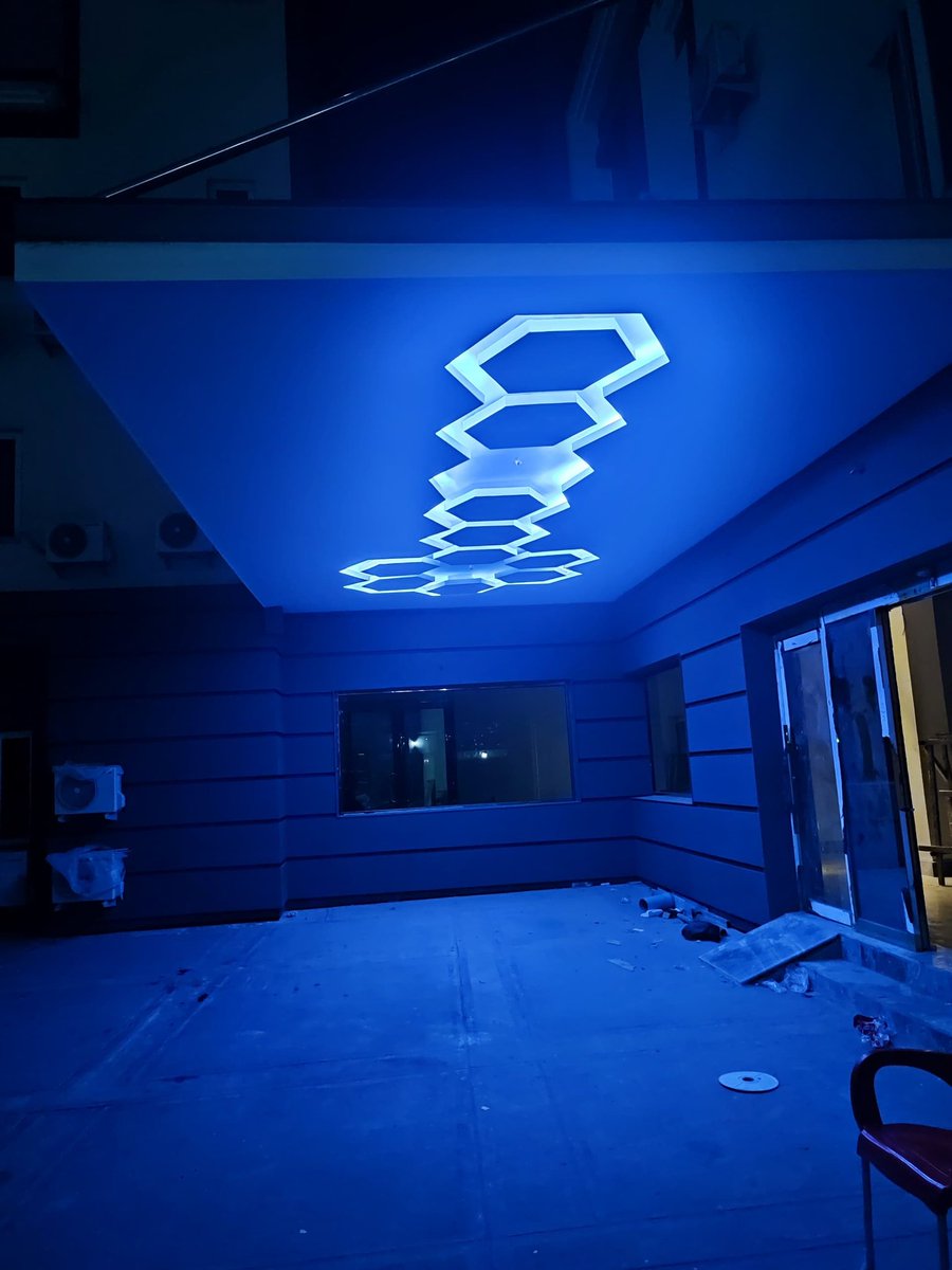 kudosela's tweet photo. @instablog9ja Hmmm really been a while. 

Meanwhile, what do you think of this entrance Porch for this beautiful hotel?

Functionality+aesthetics ✅✅

Call/WhatsApp 08038778499
https://t.co/tKpUFwDAbU
IG: @ixlplatform
X: @ixlplatform https://t.co/41lUPNHaZv