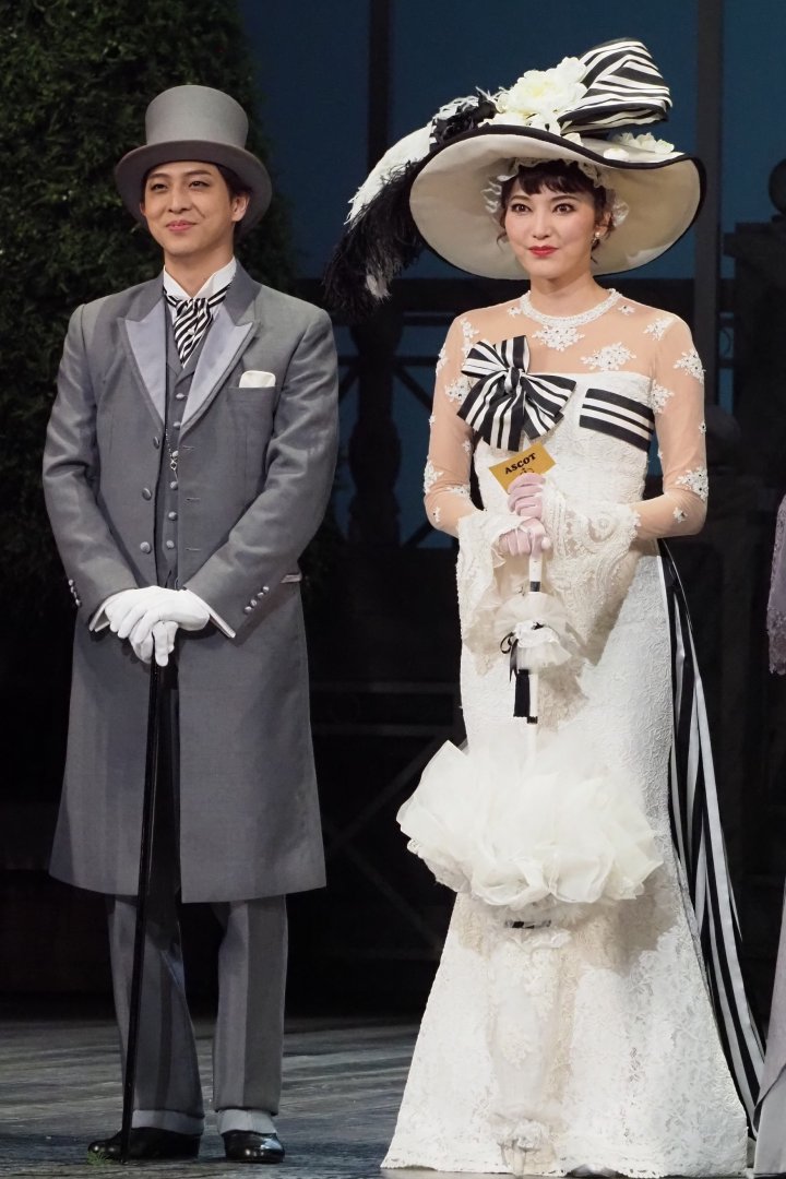 Marica2507's tweet photo. マイ・フェア・レディで帝劇の０番に立ち二幕に渡ってソロを歌い
ツアー序盤で沙也加さんが急逝し元恋人でＷキャストの一方が降板した札幌から博多座まで 元宝塚のトップスター朝夏まぁ様と共に単独キャストで完走した寺西拓人はプロ舞台人
でもグループでのアイドル活動が今も夢なら叶えていて欲しい https://t.co/28aHmOQxoR